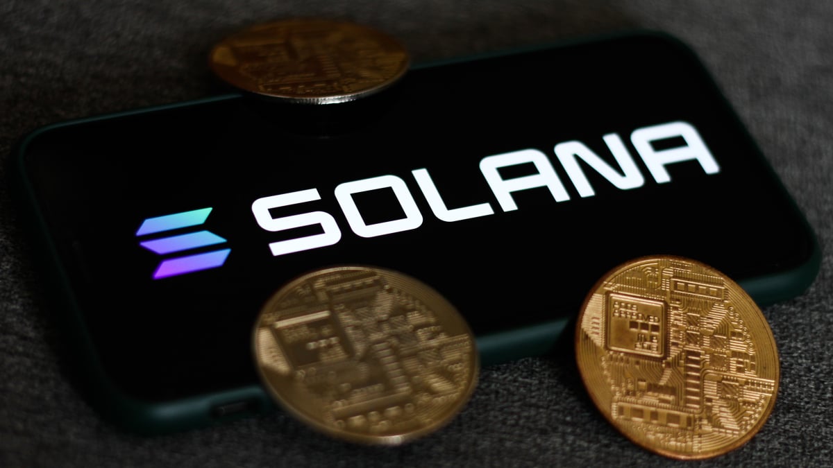 Memecoin 发生险恶转变：Solana 上种族主义代币激增