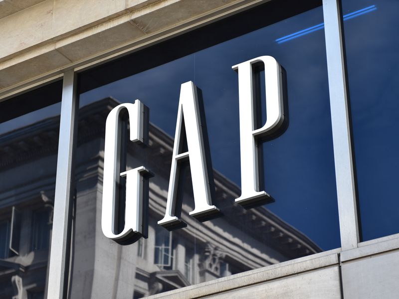 Gap's NFT Dive: A Gateway to Digital Fashion Dominance?