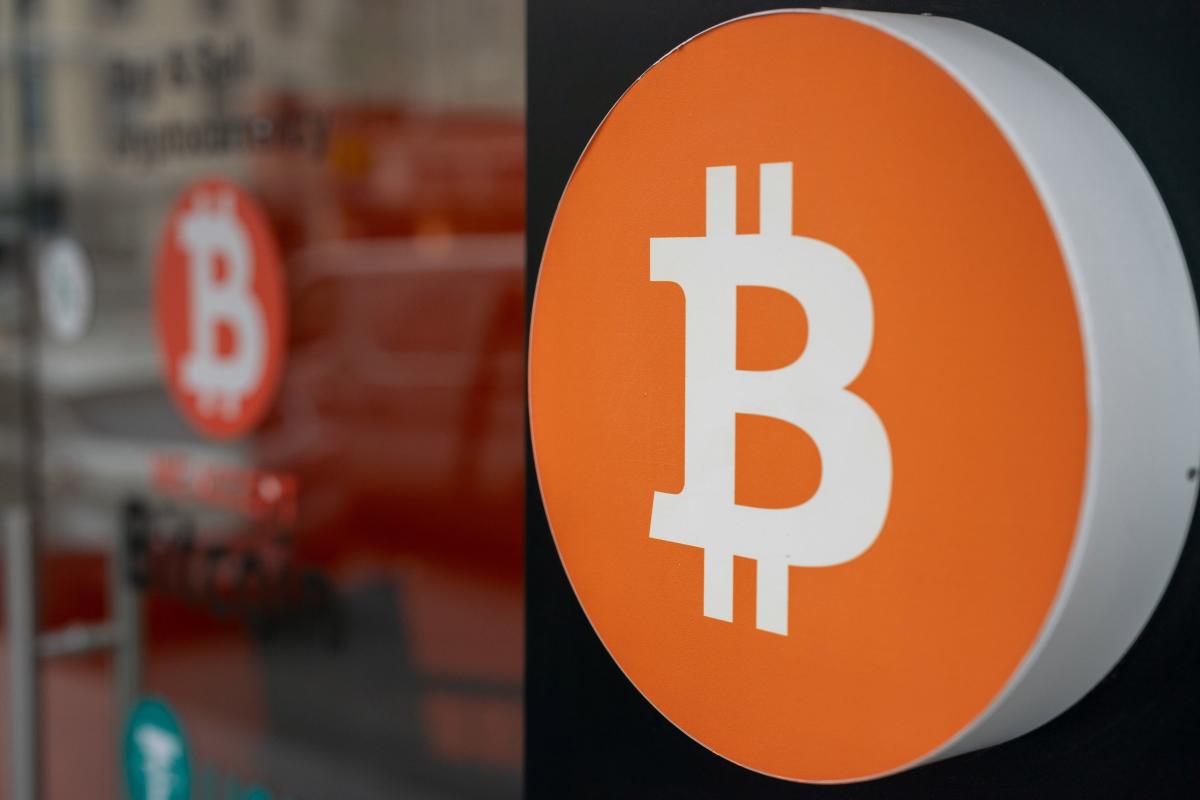 Bitcoin Surges Above $70K Despite ETF Outflows