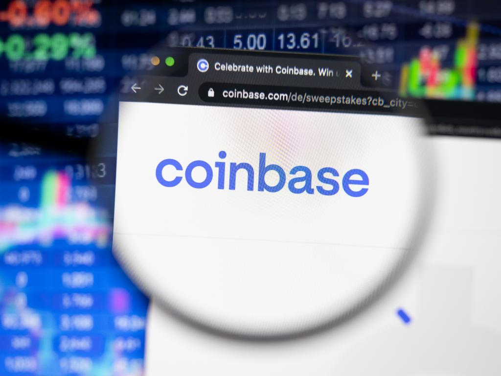 Coinbase 在加密貨幣低迷中飆升，分析師預測目標價為 300 美元