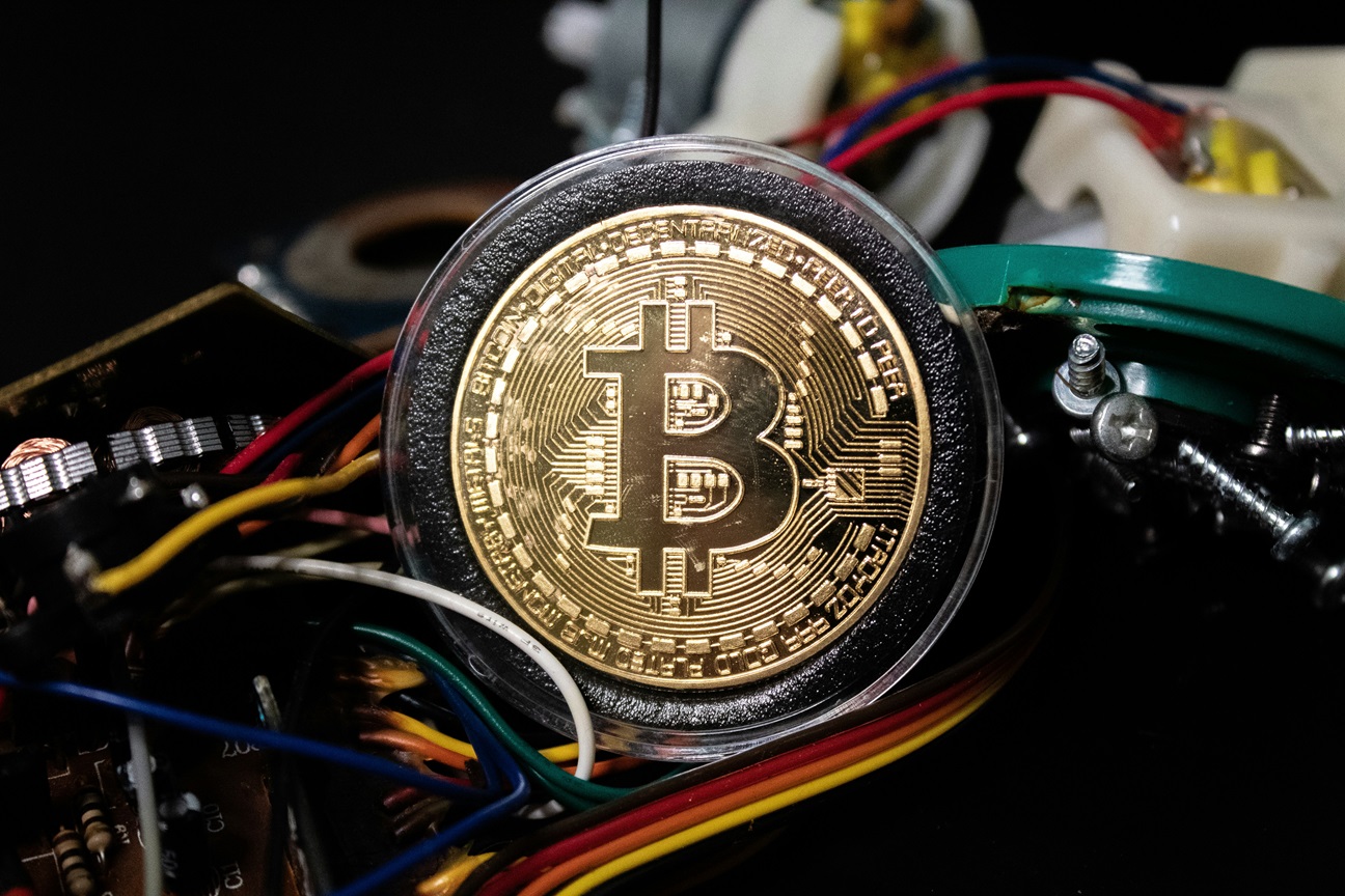 Bitcoin Difficulty Readjustment: Miners Halt Expansion Amid Stable Hashrate