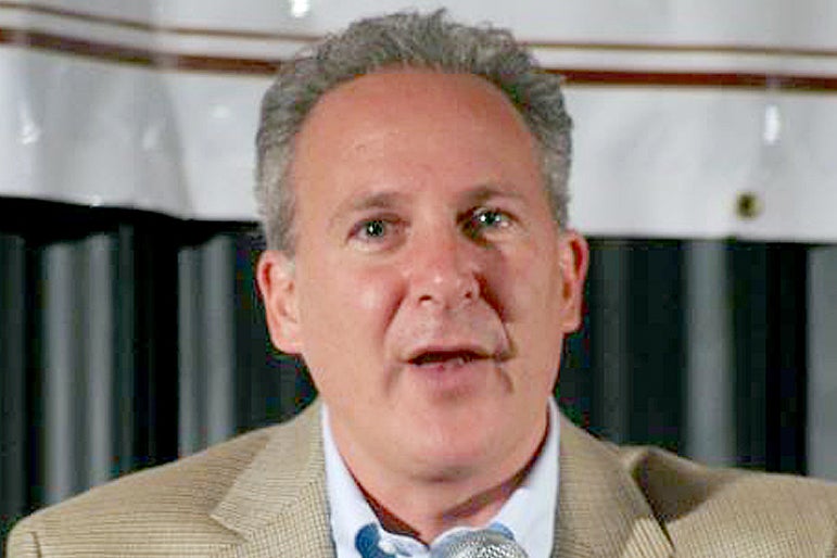 黄金在市场预测中抢走了比特币的风头，Peter Schiff 的预测受到检验