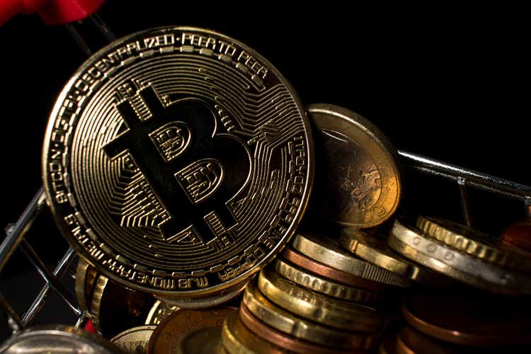 Bitcoin steigt auf über 70.000 US-Dollar und legt in der Woche vor der Halbierung um fast 9 % zu