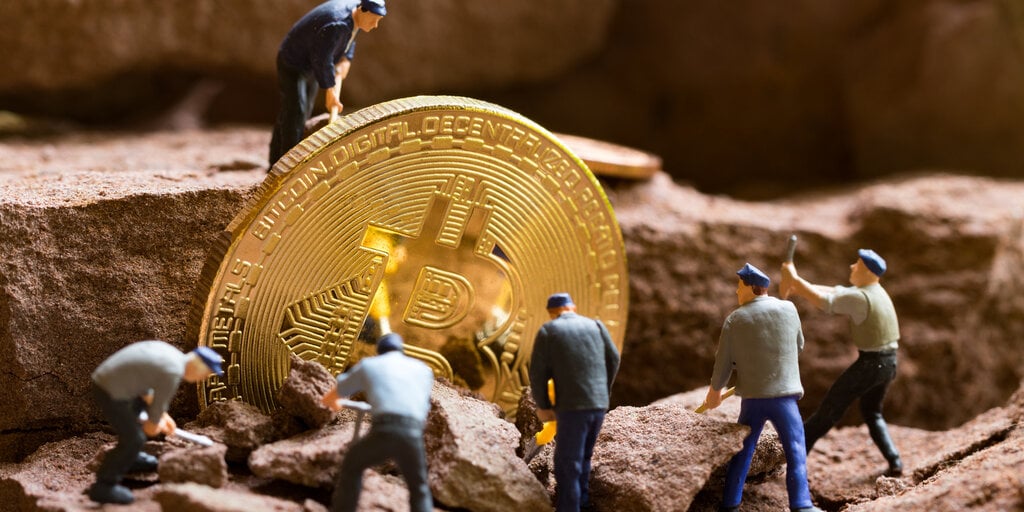 Betreten Sie das geheimnisvolle Reich der Bitcoin-Miner: Verdienen Sie echte Bitcoins durch virtuelles Mining