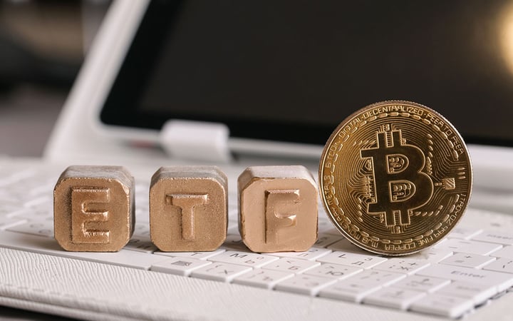 スポットビットコインETFが急騰し、仮想通貨に対する楽観的な見方が高まる