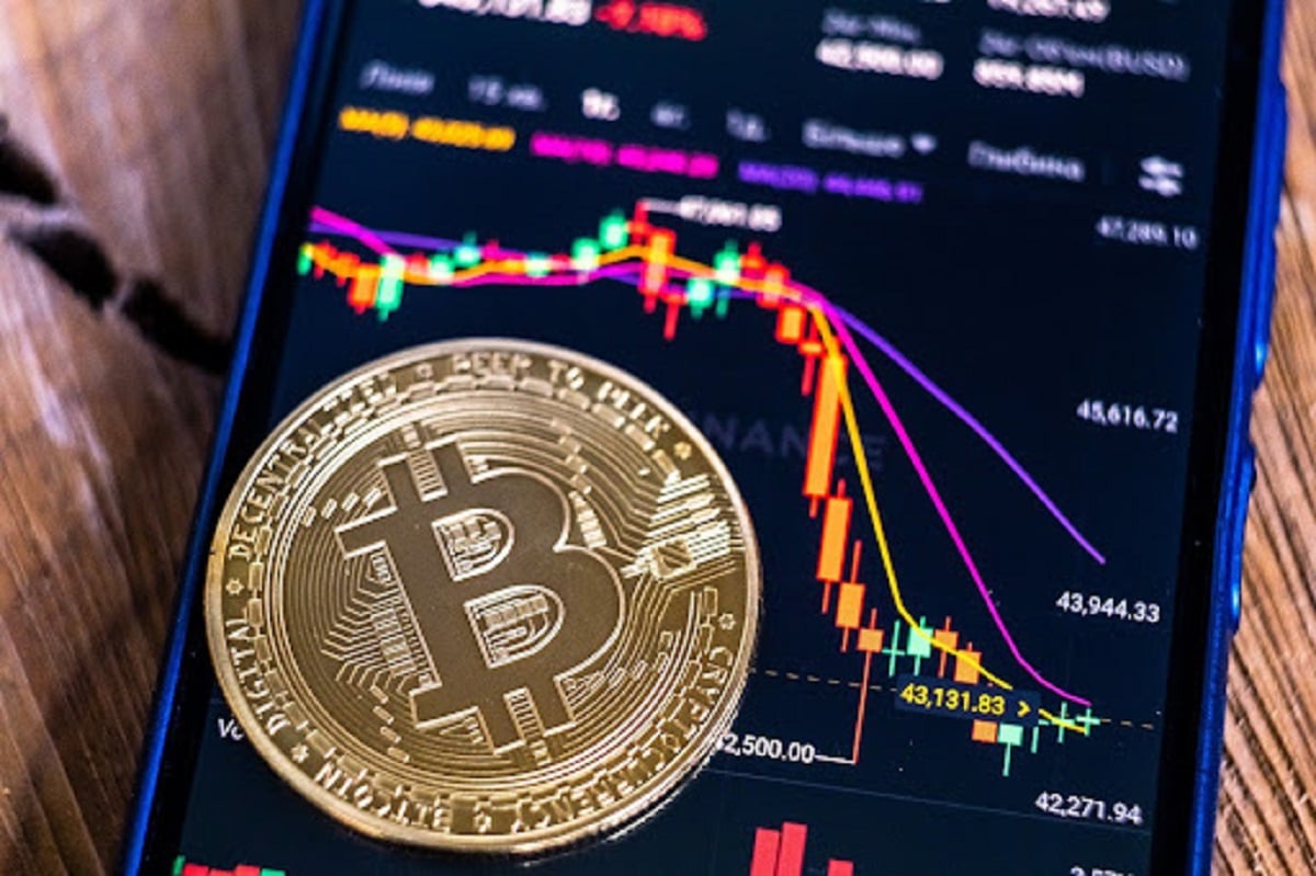 Bitcoin's Meteoric Rise: Trailblazing Comeback Shatters Bear Market Predictions