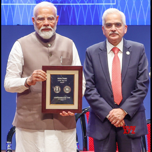 PM Modi Unveils Commemorative Coin for RBI's 90th Anniversary