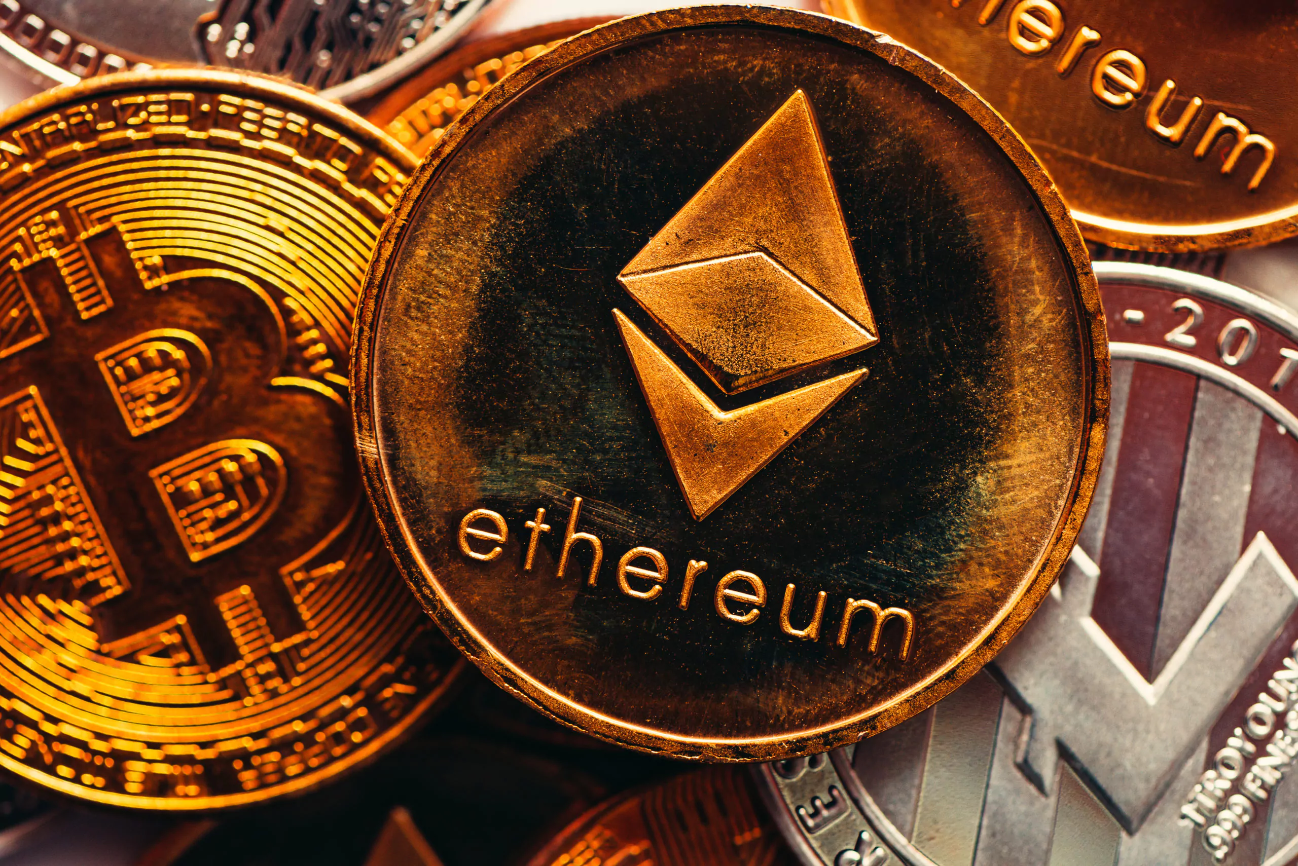 Prominent Crypto Trader Predicts Ethereum Crash, Altcoin Surge, and Dogecoin's Potential to Topple Ethereum