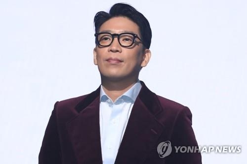 Le chanteur MC Mong (de son vrai nom Shin Dong-hyun, 44 ans) s'est plaint d'un "traumatisme du procès" et a été interrogé comme w.. - MK