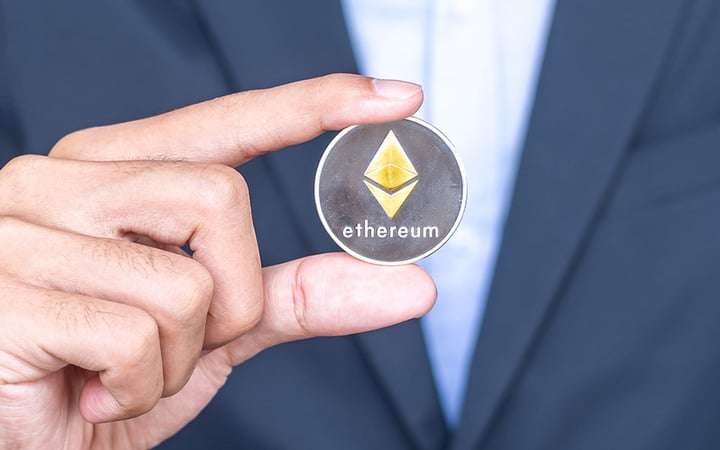 Erfahrener Krypto-Händler bezeichnet Ethereum aufgrund hoher Gebühren und Layer-2-Problemen als „Müllmünze“.