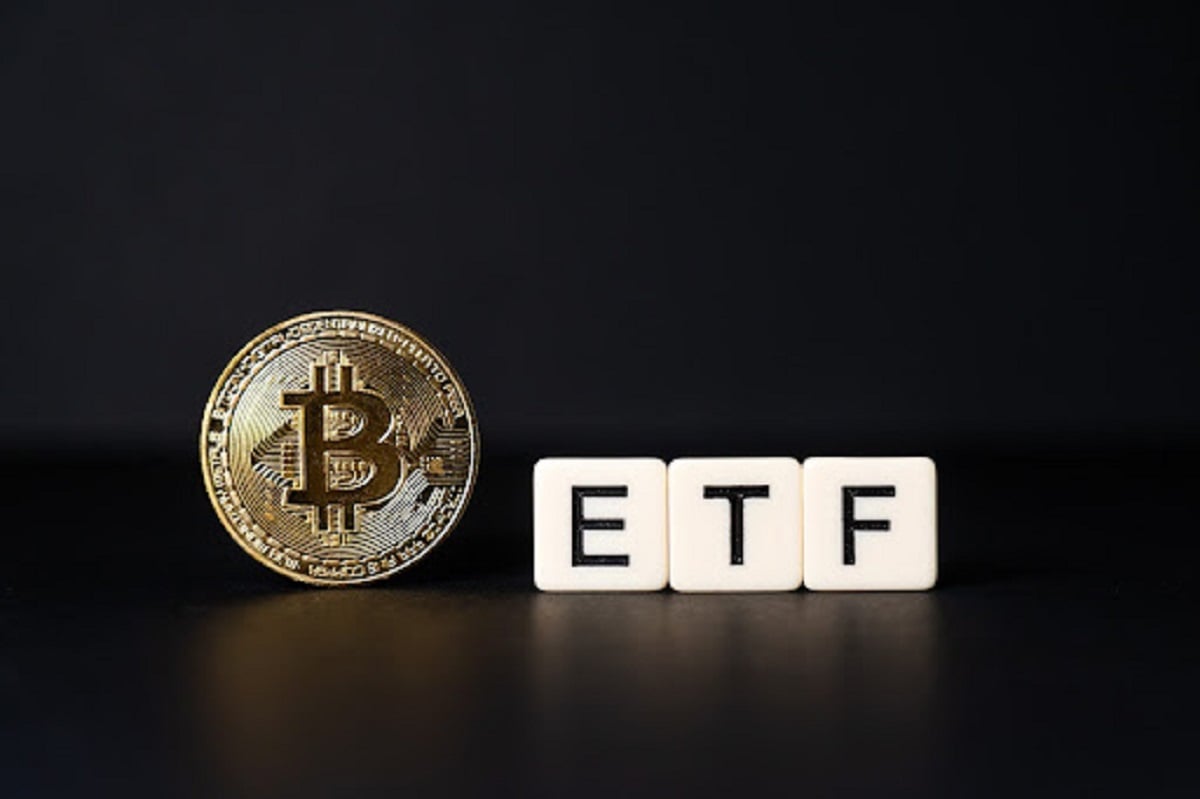 Les géants de Wall Street ont déclenché l’engouement pour les ETF Bitcoin, favorisant l’ascension des crypto-monnaies