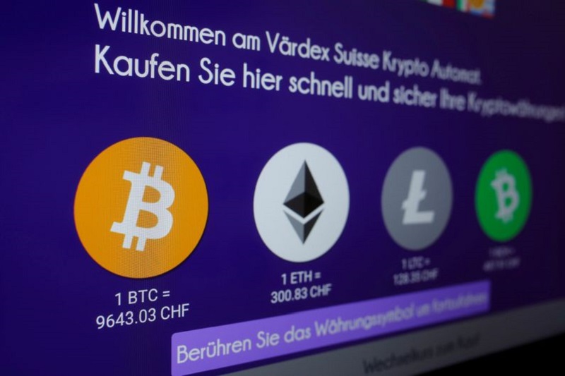 ビットコイン市場、空売り業者が閾値71,900ドルに近づく中、30億ドルの清算の波に備える