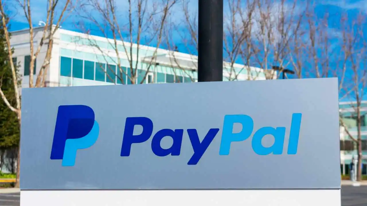 PayPal supprime les protections des acheteurs pour les NFT : le marché des crypto-monnaies montre des signes de maturité croissante