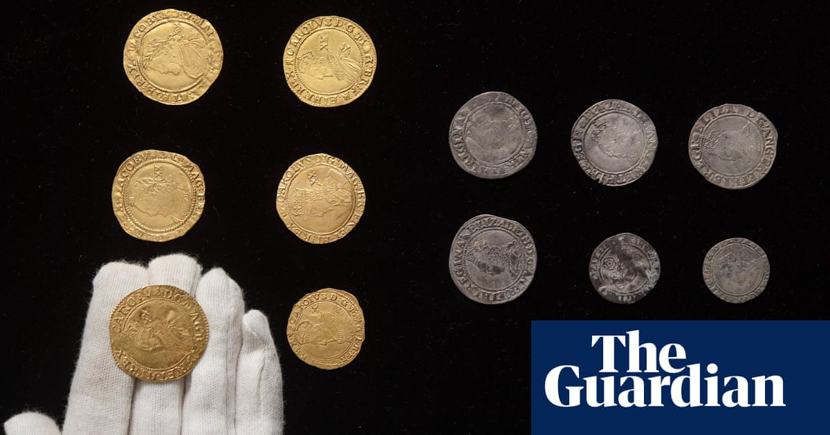 Un trésor historique découvert lors d'une fouille d'un trésor de pièces de monnaie du XVIIe siècle dans le Dorset, en Angleterre