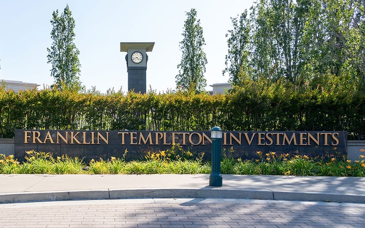 Franklin Templeton revolutioniert den Zugang zu Schatzanweisungen durch Tokenisierung und legt den 380-Millionen-Dollar-Fonds „BENJI“ auf