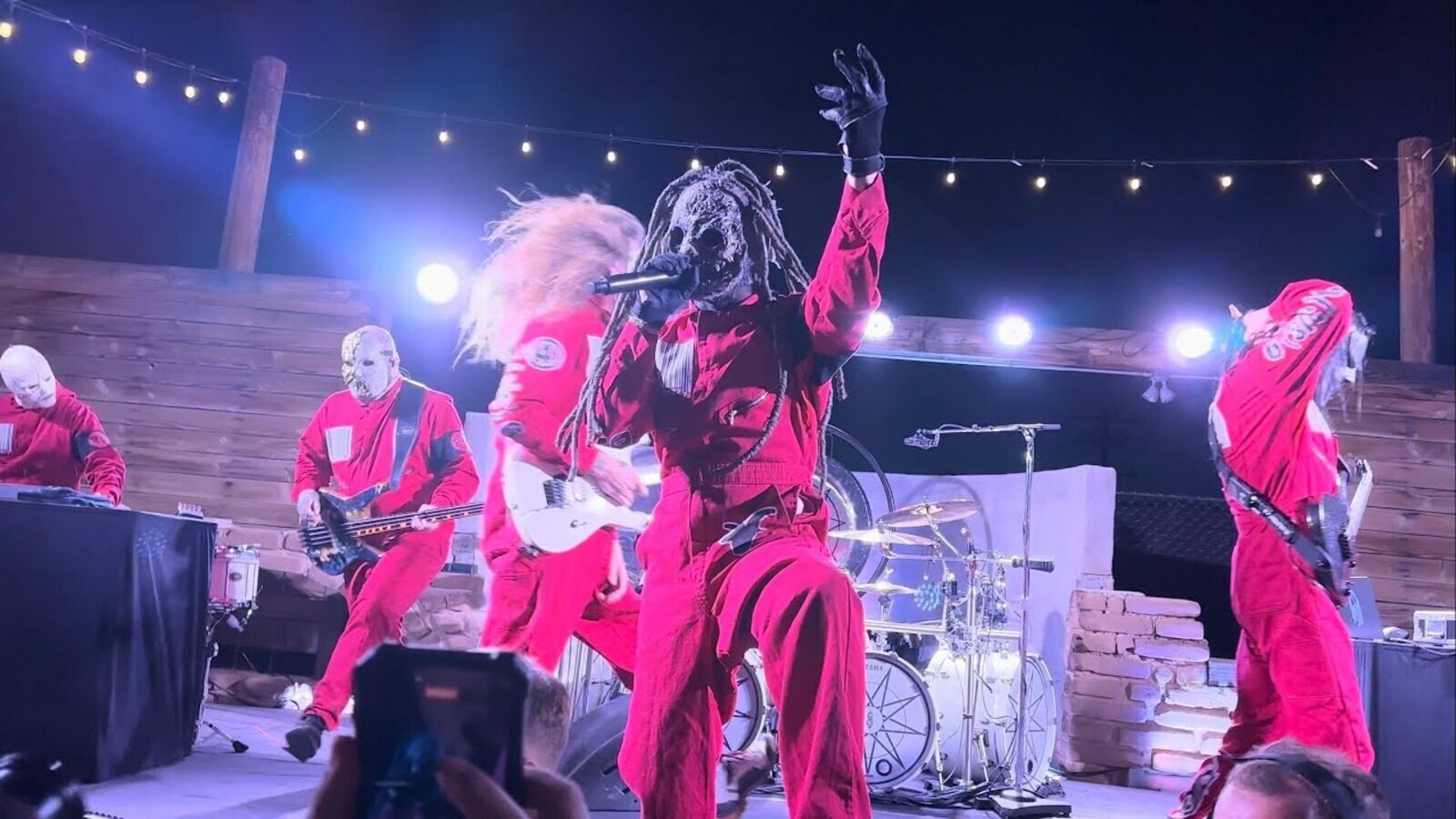 Slipknot déchaîne la fureur dans un spectacle intimiste dans le désert pour dévoiler le revival de 1999