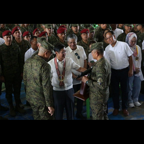 Marcos Lauds 6th ID's Anti-Terrorism Efforts in Mindanao