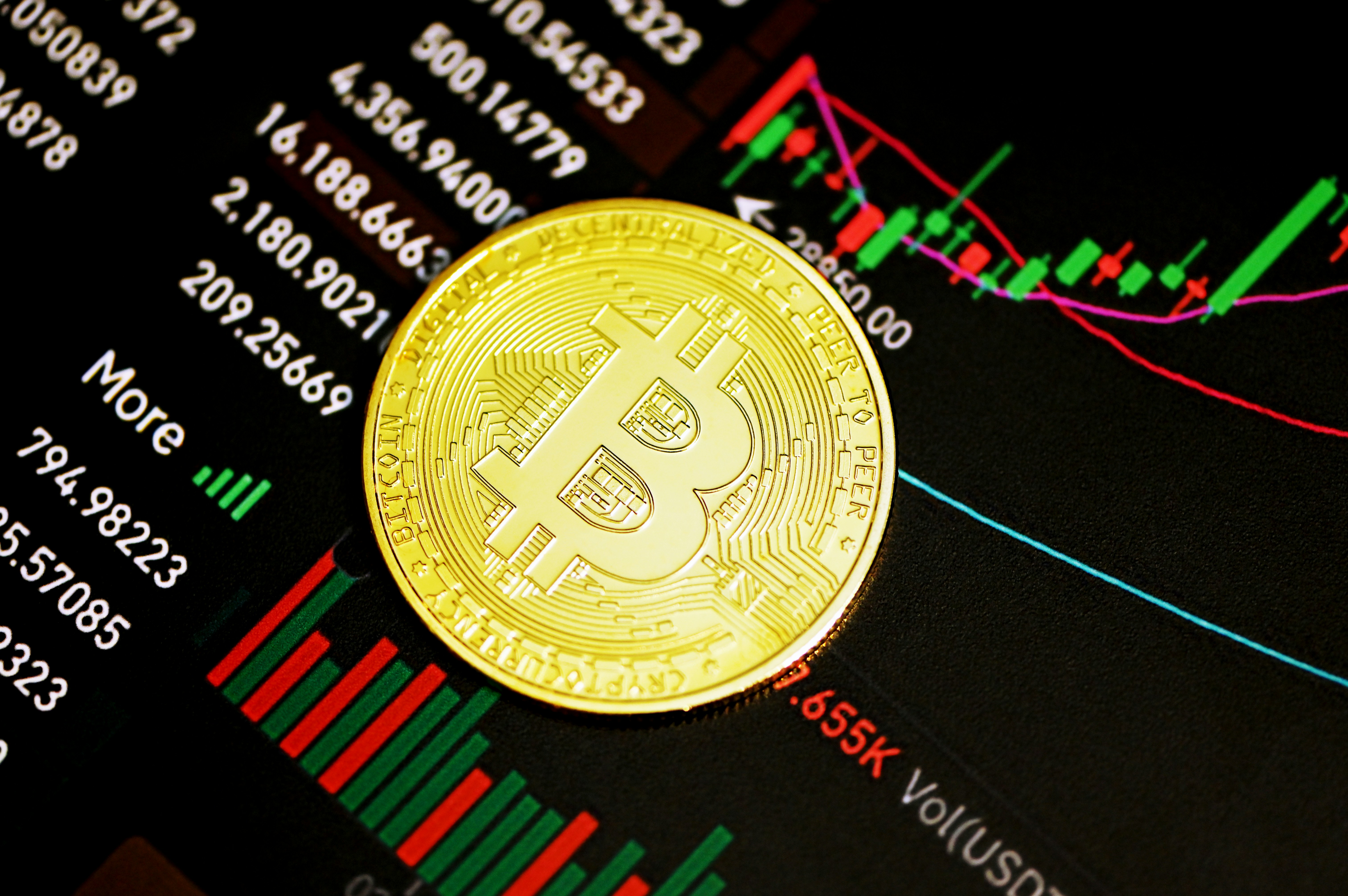 沈黙のビットコイン巨人、トークンバーニングデーで売り圧力を示唆