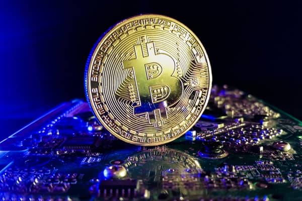 Bitcoin Plunges to Three-Month Low as Optimism Wanes Amid Regulatory Headwinds