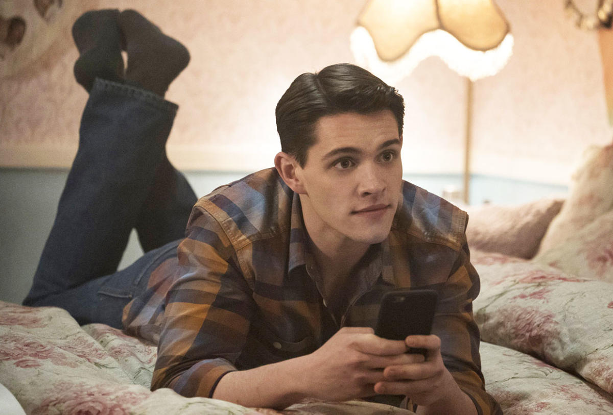 Pretty Little Liars Reboot and Riverdale Share a Universe, Greg's Cousin Kevin Keller Proves