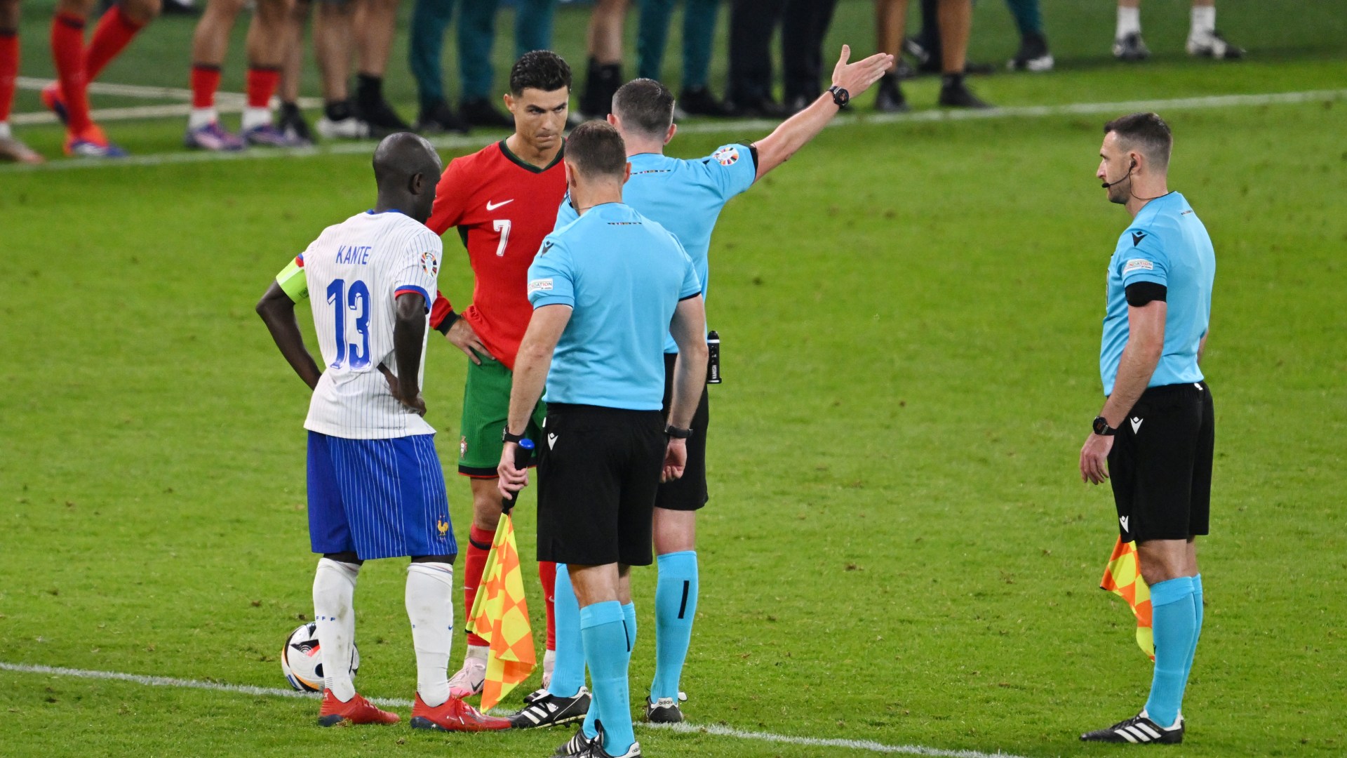 La décision de penalty de Cristiano Ronaldo pour l'Euro 2024 a été qualifiée par les fans de « échappé » qui « a coûté le match au Portugal »