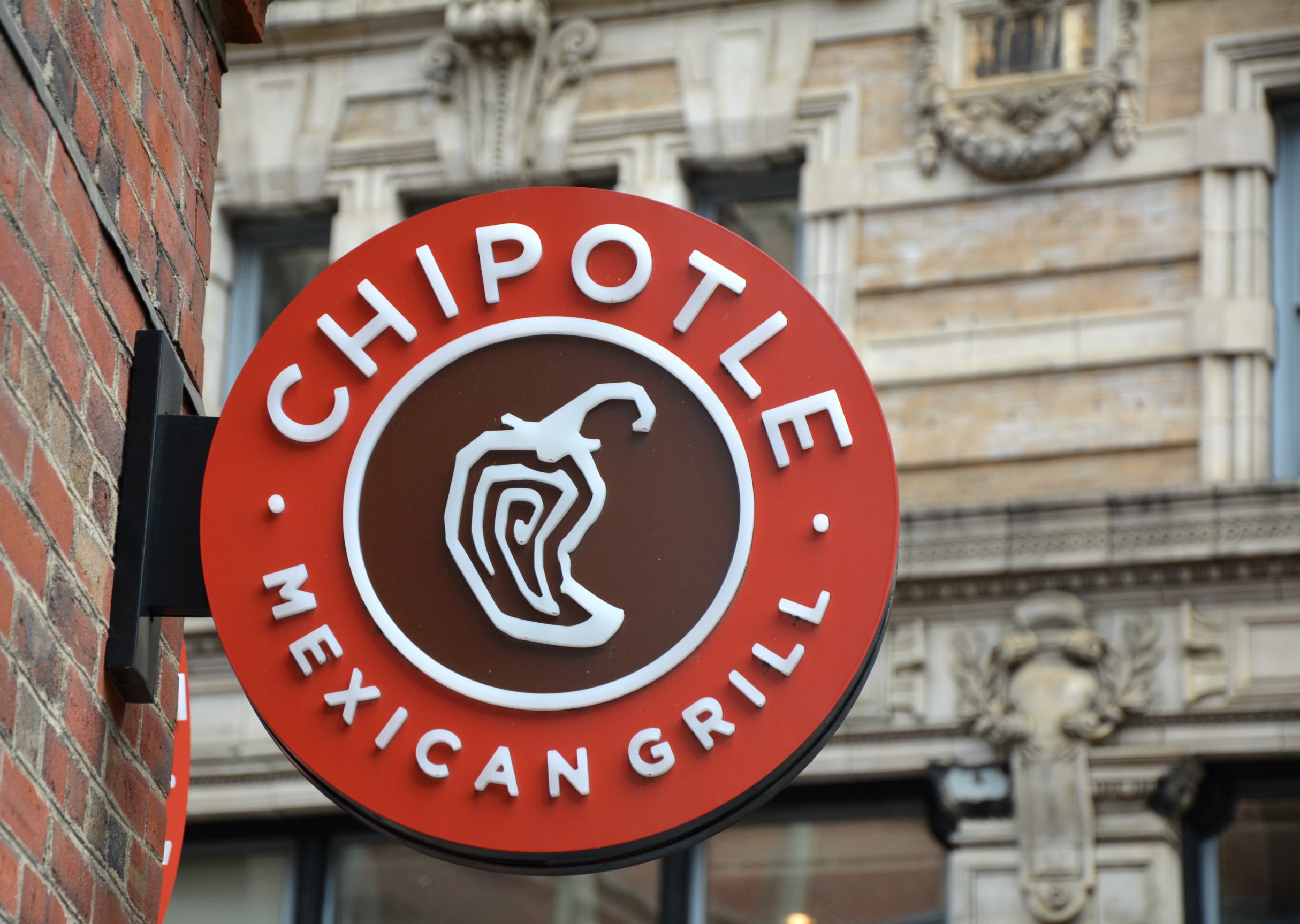 Chipotle Deploys Robots to Automate Food Preparation, Processes Avocados in 26 Seconds