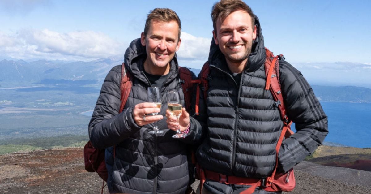 Scott Mills und Sam Vaughan gewinnen das Celebrity Race Across The World der BBC