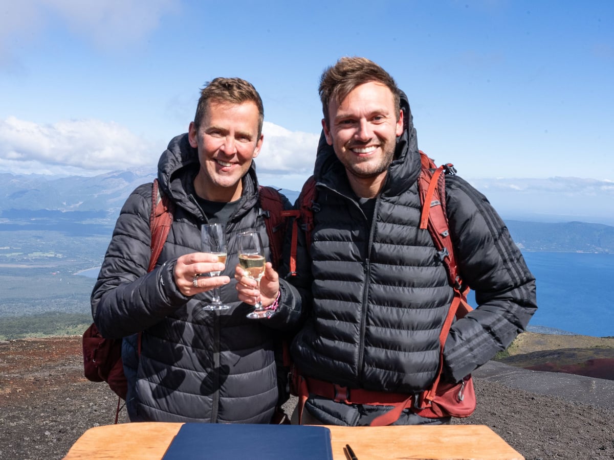 Scott Mills und Sam Vaughan gewinnen das Celebrity Race Across the World