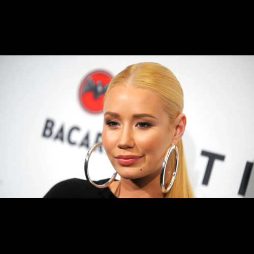 Iggy Azalea kündigt den bevorstehenden Start von „Motherland“ an, einem neuen Online-Casino, das nur ihre MOTHER-Münze akzeptiert