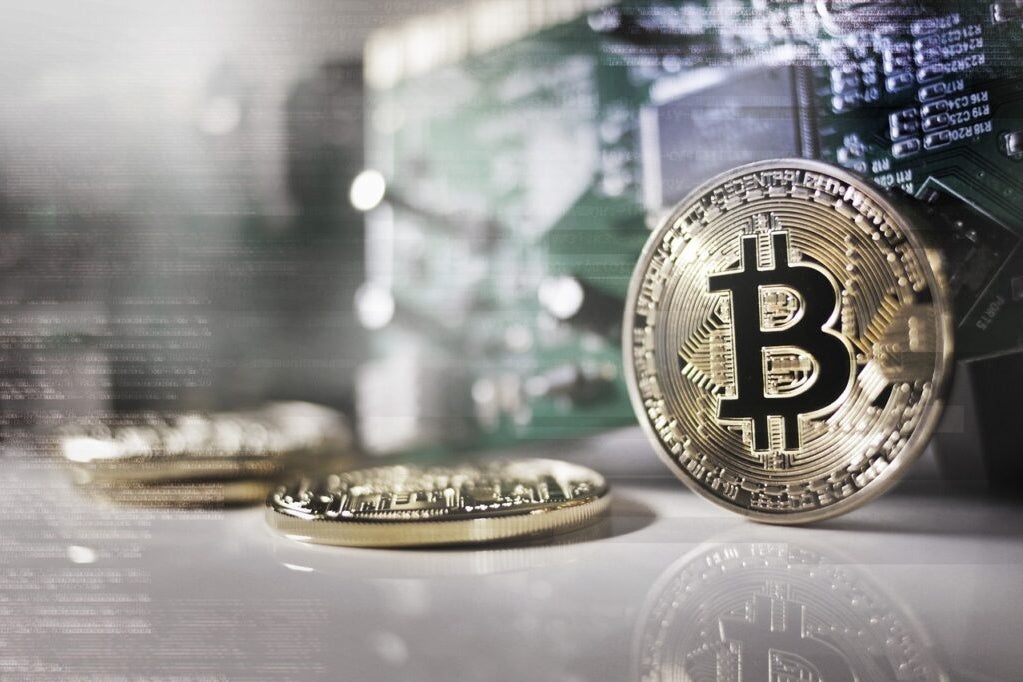 Several Bitcoin BTC/USD Mining Stocks Are in the Spotlight Wednesday Amid Positive Analyst Coverage and an Uptick Across the Broader Cryptocurrency Market