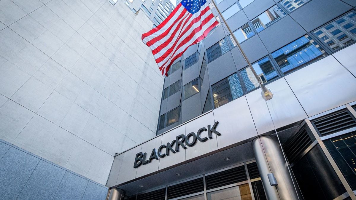 BlackRock Rapidly Accumulates Bitcoin, Highlights Growing Confidence in Digital Assets