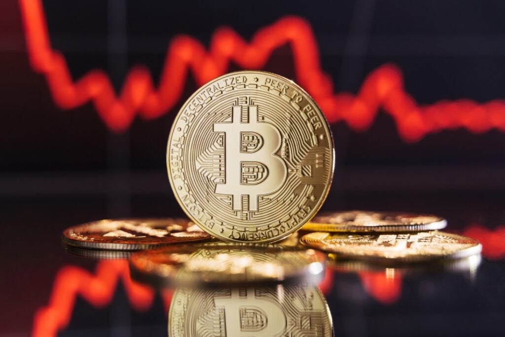 Bitcoin (BTC) Analyst DonAlt Sees Potential for a Significant Breakout, Urges Caution