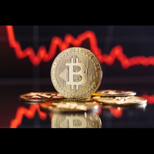 比特币 BTC/USD 大幅跌至 61,100 美元低点，过去 24 小时内下跌约 4%