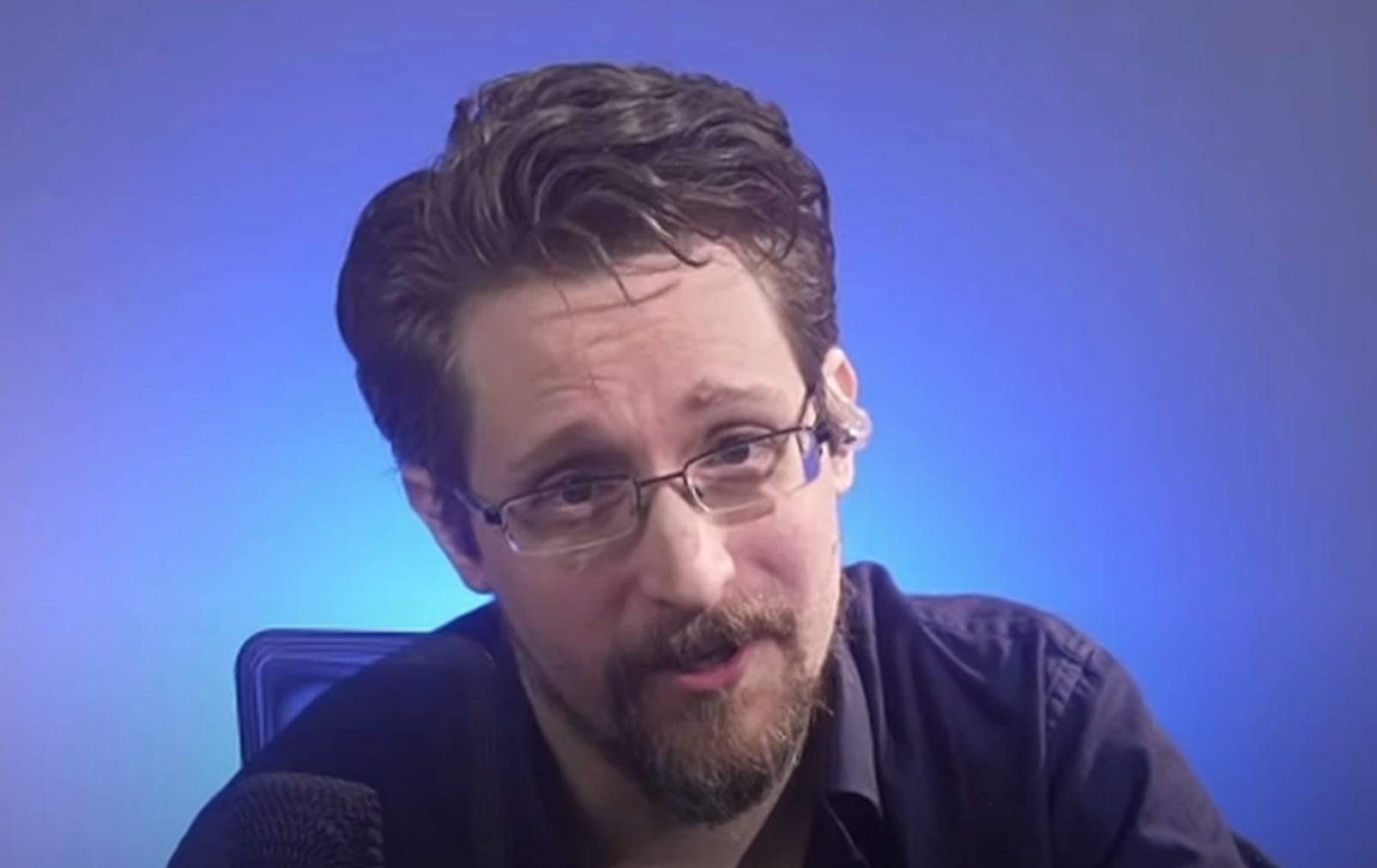 Edward Snowden critique l'architecture Solana (SOL) et s'inquiète de sa nature centralisée