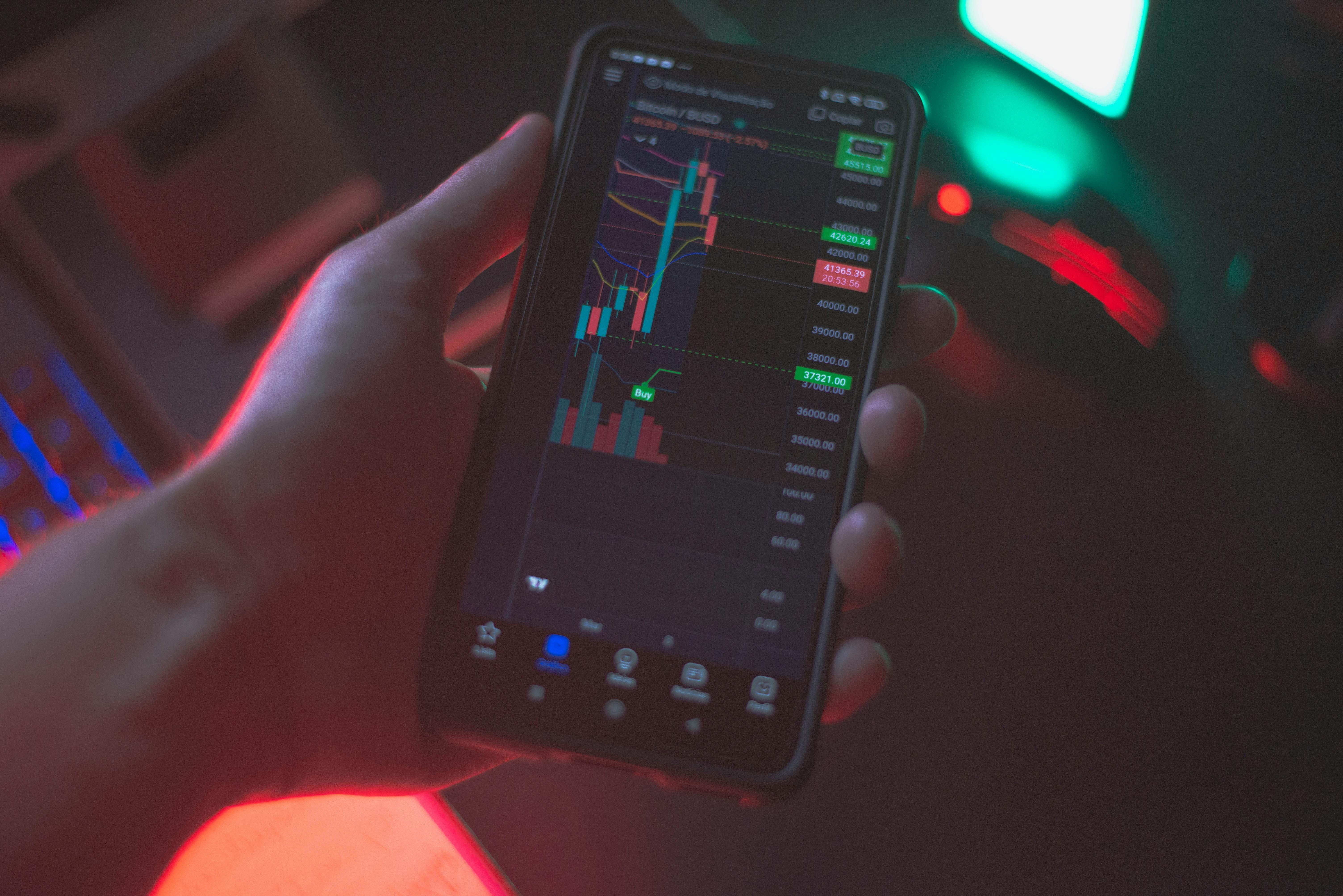 72% of ETHUSDT Traders on Binance Have Taken Long Positions, Suggesting Confidence in a Rally