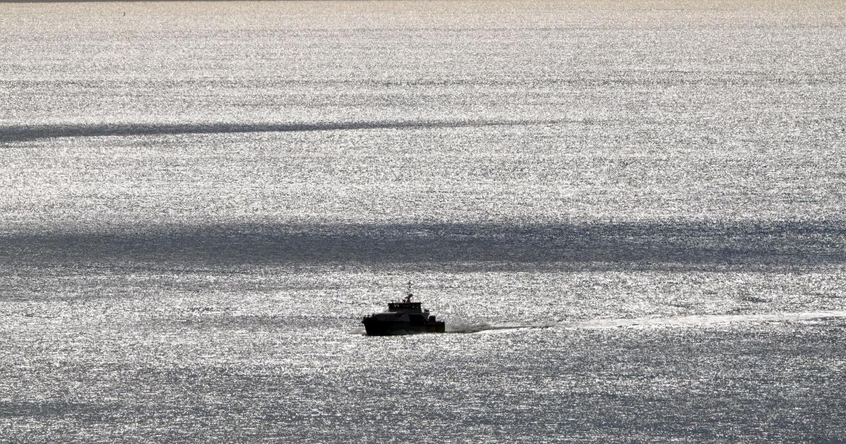 Dutzende Tote bei Rettungsaktion vor der Küste von Calais, nachdem eine Schwimmweste im Meer entdeckt wurde