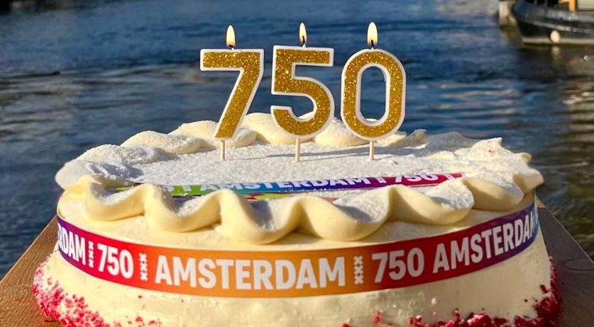 Amsterdam donne le coup d'envoi des célébrations de son 750e anniversaire tout au long de l'année avec une pièce de monnaie et un concert