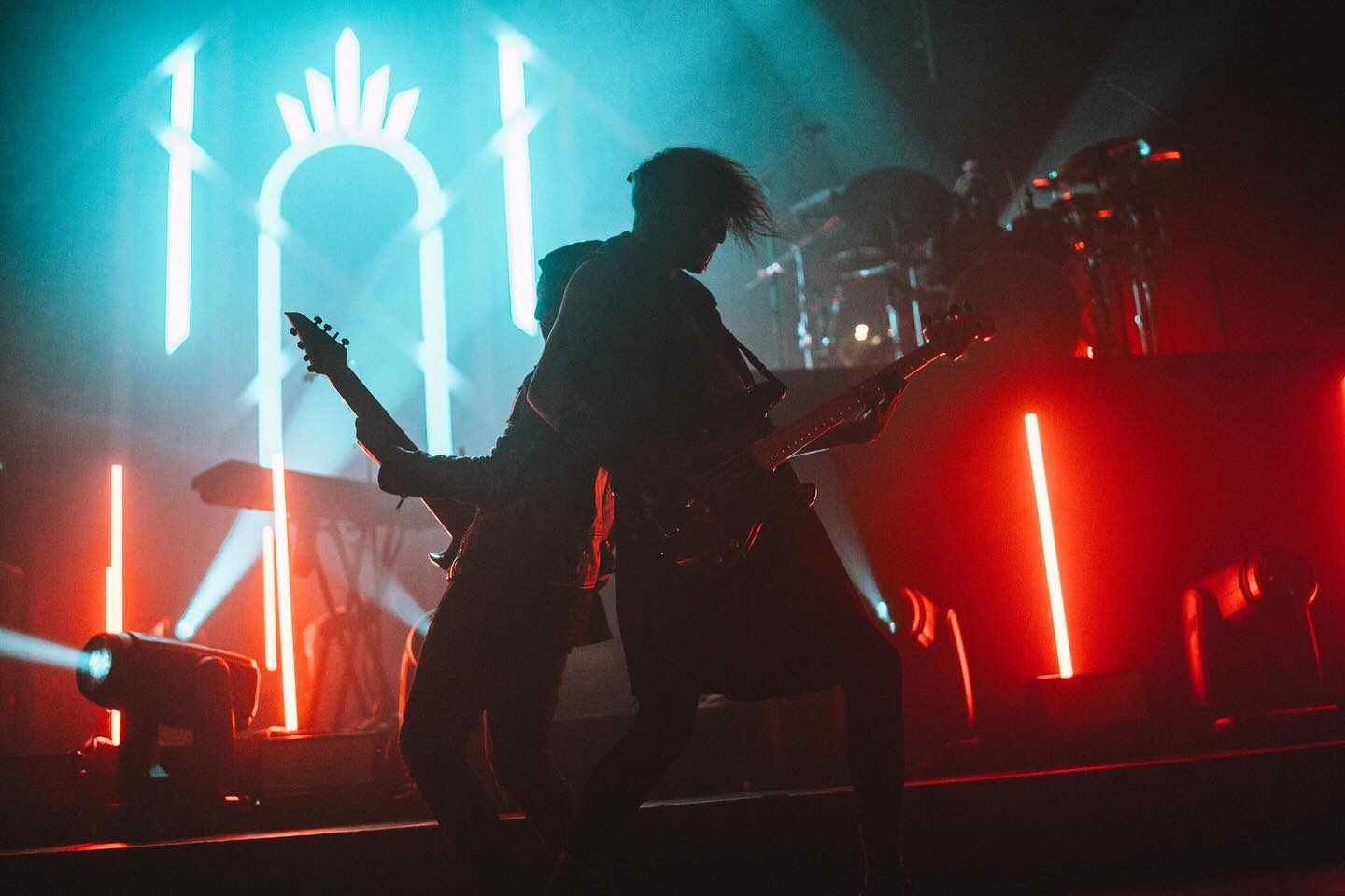 Sleep Token jouera le concert de ce soir à Zurich avec des pistes d'accompagnement après que le bassiste III et le guitariste/chanteur IV soient tombés malades