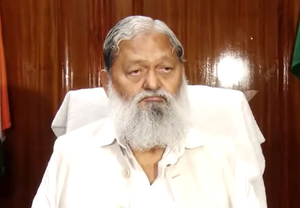 Haryana Transport Minister Anil Vij Orders Installation of Reflectors on All Vehicles to Prevent Accidents