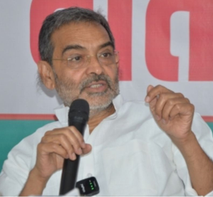 Upendra Kushwaha strahlt Vertrauen in den Sieg der NDA bei den Parlamentswahlen in Jharkhand und Maharashtra aus