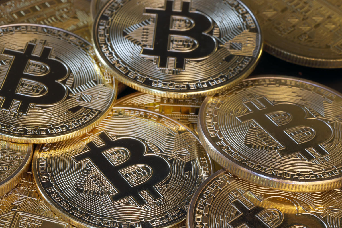 Bitcoin (BTC-USD) springt auf ein Rekordhoch, da Anleger ein Ziel von 100.000 US-Dollar im Auge haben