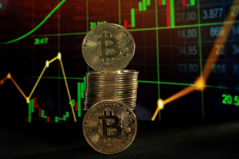 Bitcoin atteint un niveau record au-dessus de 107 000 $ après que le président élu Donald Trump a dévoilé son plan de réserve Bitcoin