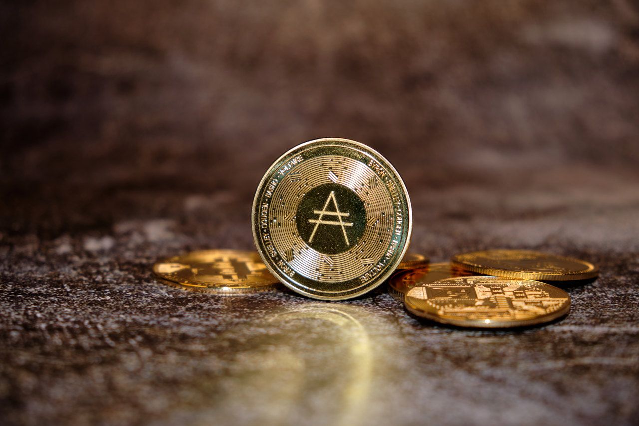 Cardano (ADA) vs. XRP – Welches ist die bessere Investition?