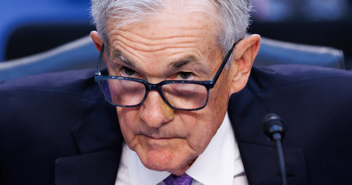 Bitcoin et Ether s'effondrent alors que Powell laisse entendre que la Fed ralentira les baisses de taux en 2025