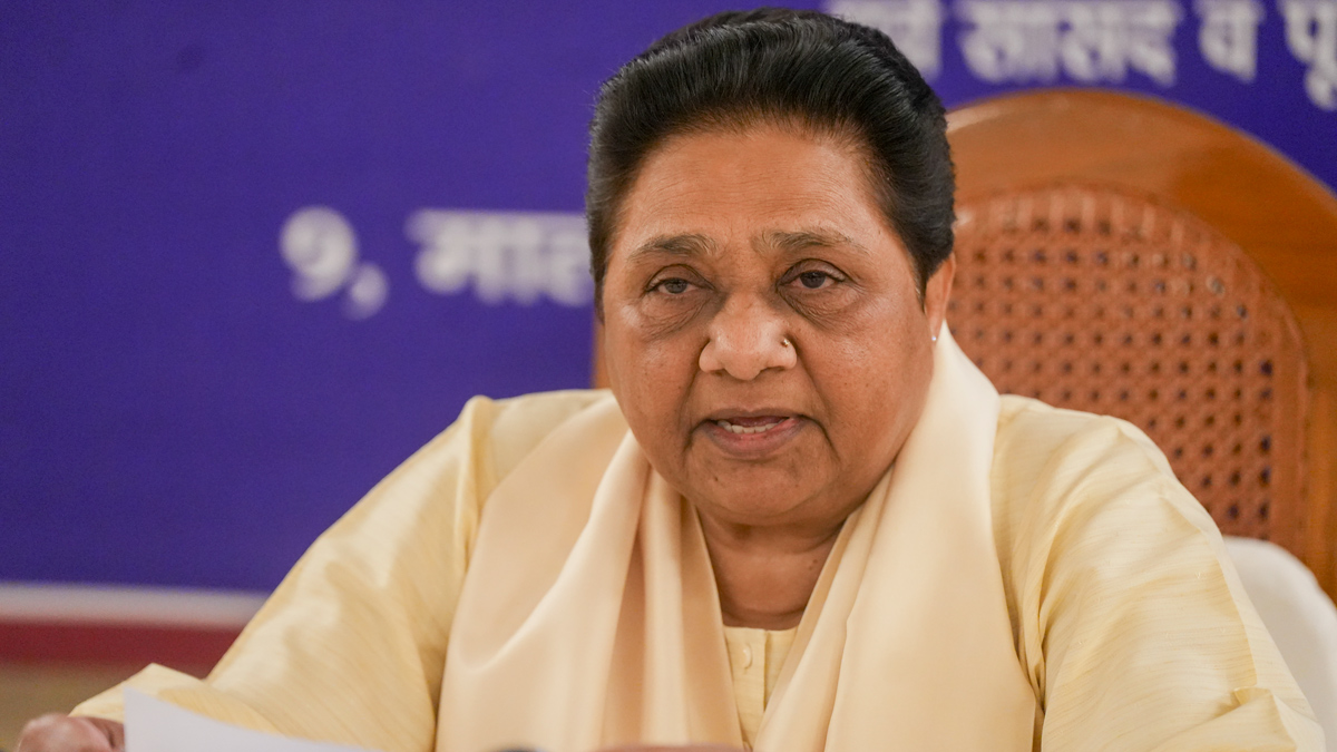 Mayawati s'en prend au Congrès et au BJP à propos des remarques d'Amit Shah sur Ambedkar