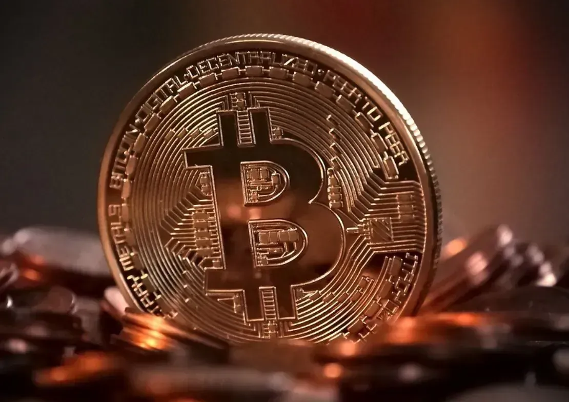 Bitcoin rose in price on Thursday after the digital asset issuing company MicroStrategy announced a plan to issue more shares