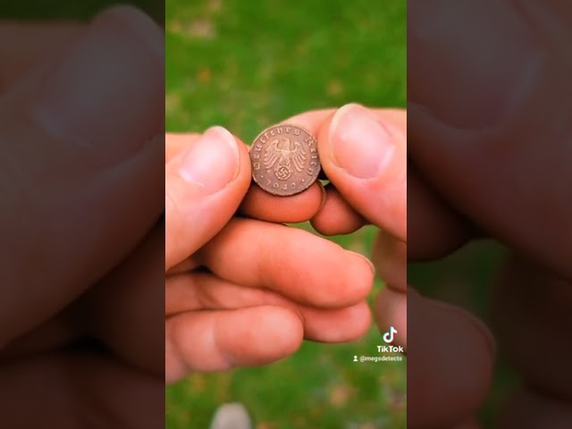 Die 1-Reichspfennig-Münze aus Zink wurde zwischen 1940 und 1945 während des Zweiten Weltkriegs von Deutschland geprägt