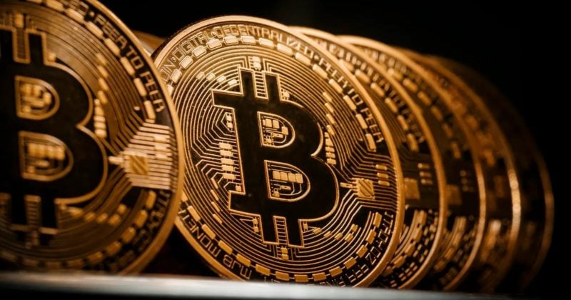 2025年の始まりでビットコインが10万ドル相当を取り戻す