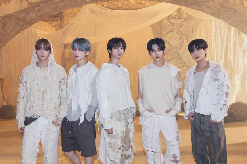 TXT 在“凯利·克拉克森秀”中吸引了美国观众 TXT 在“凯利·克拉克森秀”中吸引了美国观众