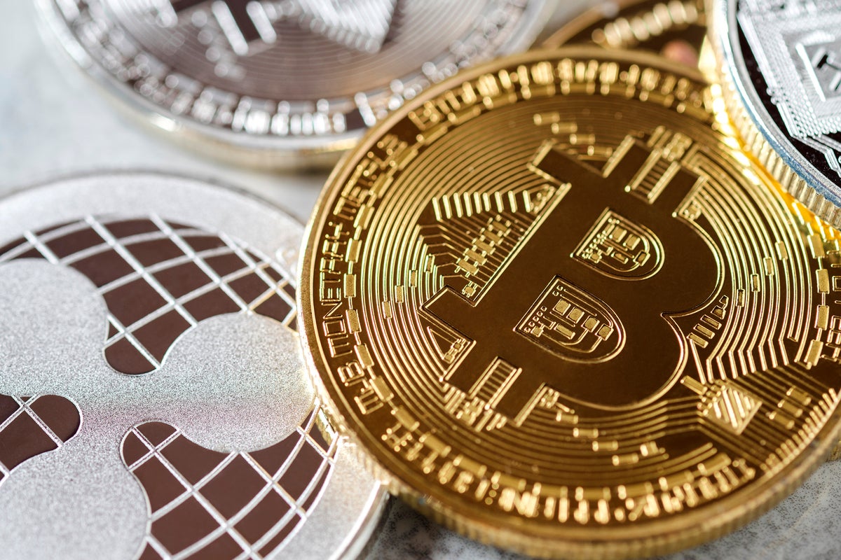 Bitcoin's value is falling dramatically amid major worries in the market